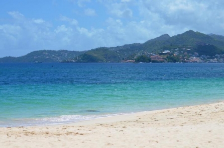 Allamanda Beach Resort: the beach in front of the hotel