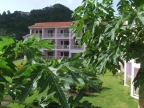 Allamanda Beach Resort: building with rooms